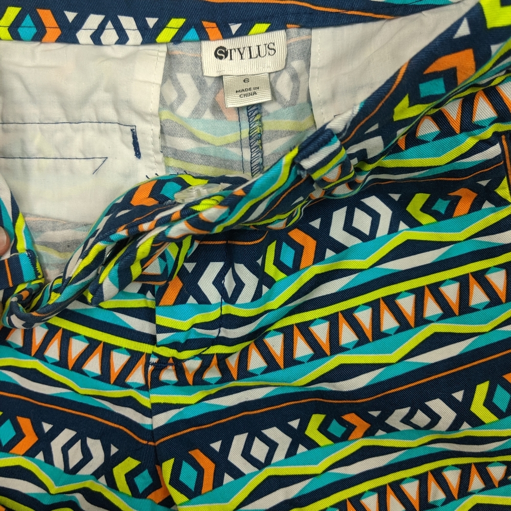 Stylus Shorts - Picture 3 of 3